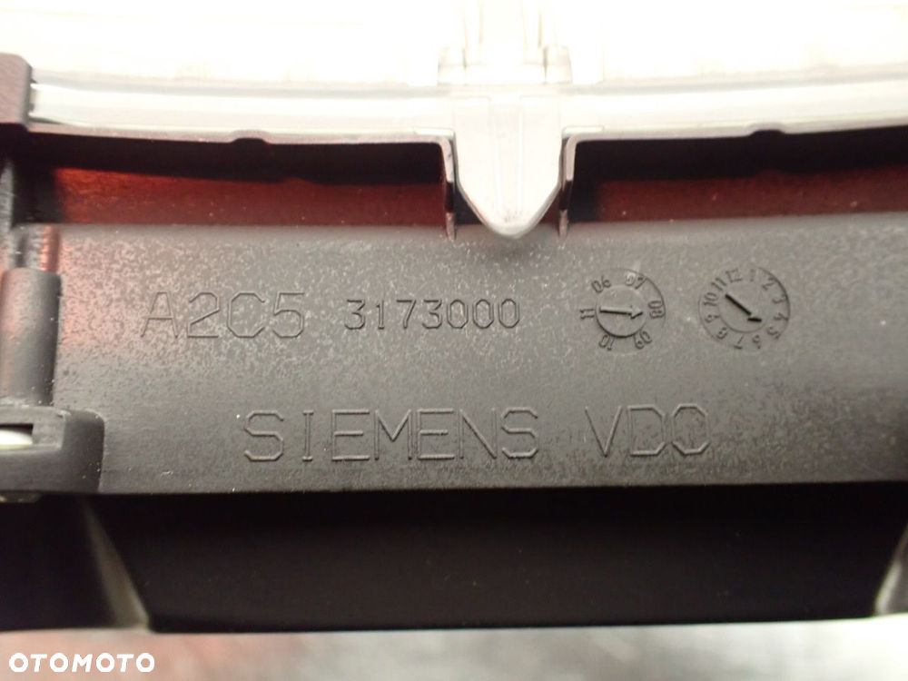 LICZNIK TOYOTA COROLLA E15 - 12