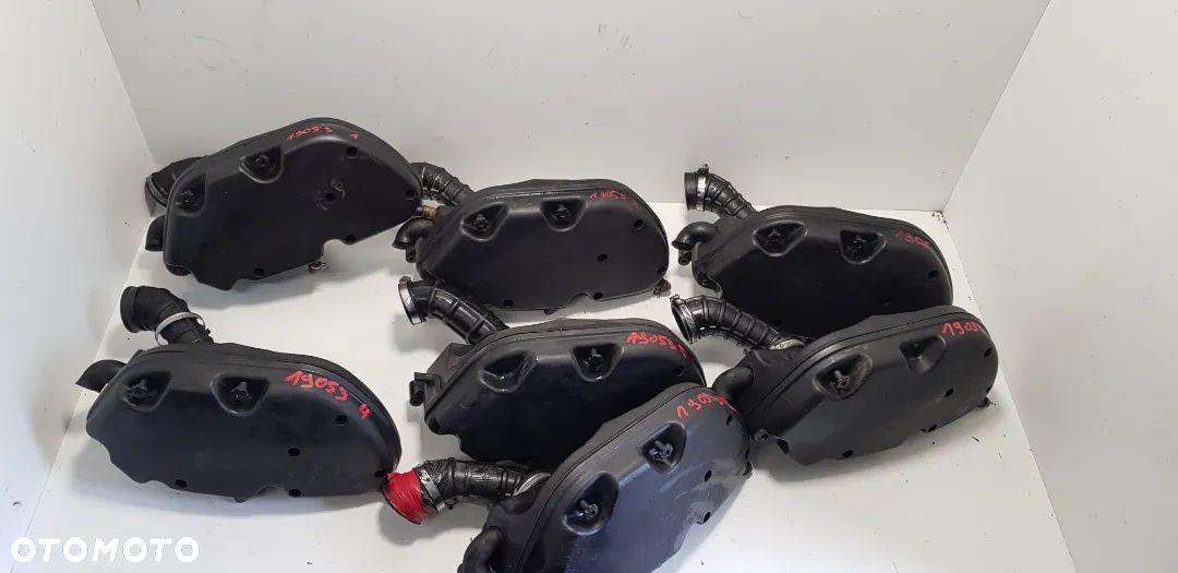 Piaggio X8 Xevo X-EVO 125 Obudowa Filtra Powietrza AIRBOX - 1