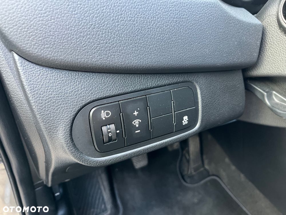 Kia Carens - 28