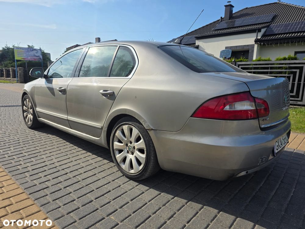 Skoda Superb 2.0 TDI 4x4 Elegance - 3