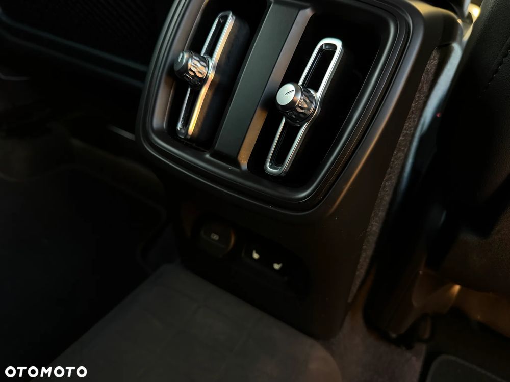 Volvo XC 40 T5 AWD R-Design - 21