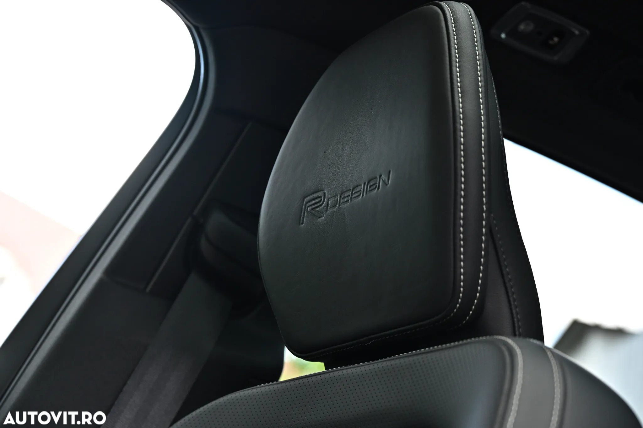 Volvo XC 60 D5 AWD Geartronic RDesign - 38
