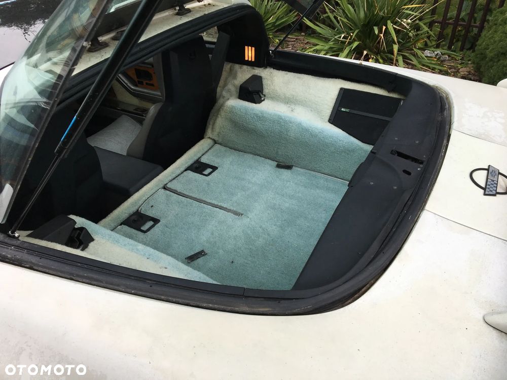 Chevrolet Corvette - 13