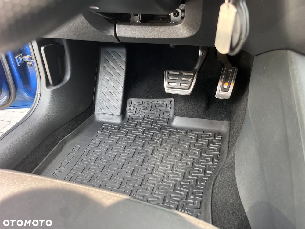 Skoda Octavia 2.0 TDI RS DSG - 13