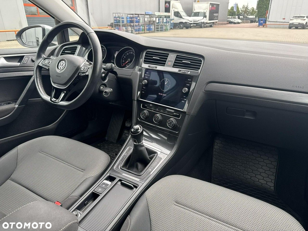 Volkswagen Golf - 21
