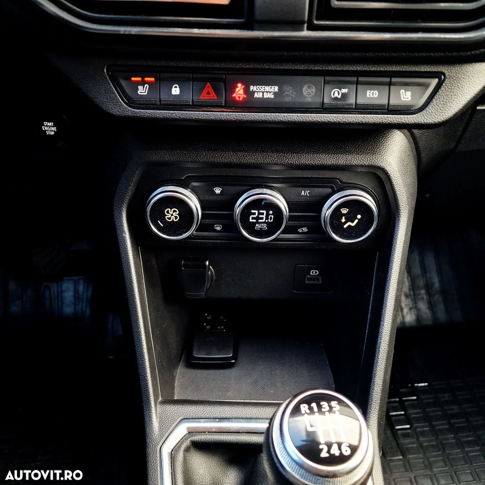 Dacia Logan TCe 90 MT6 Journey+ - 17