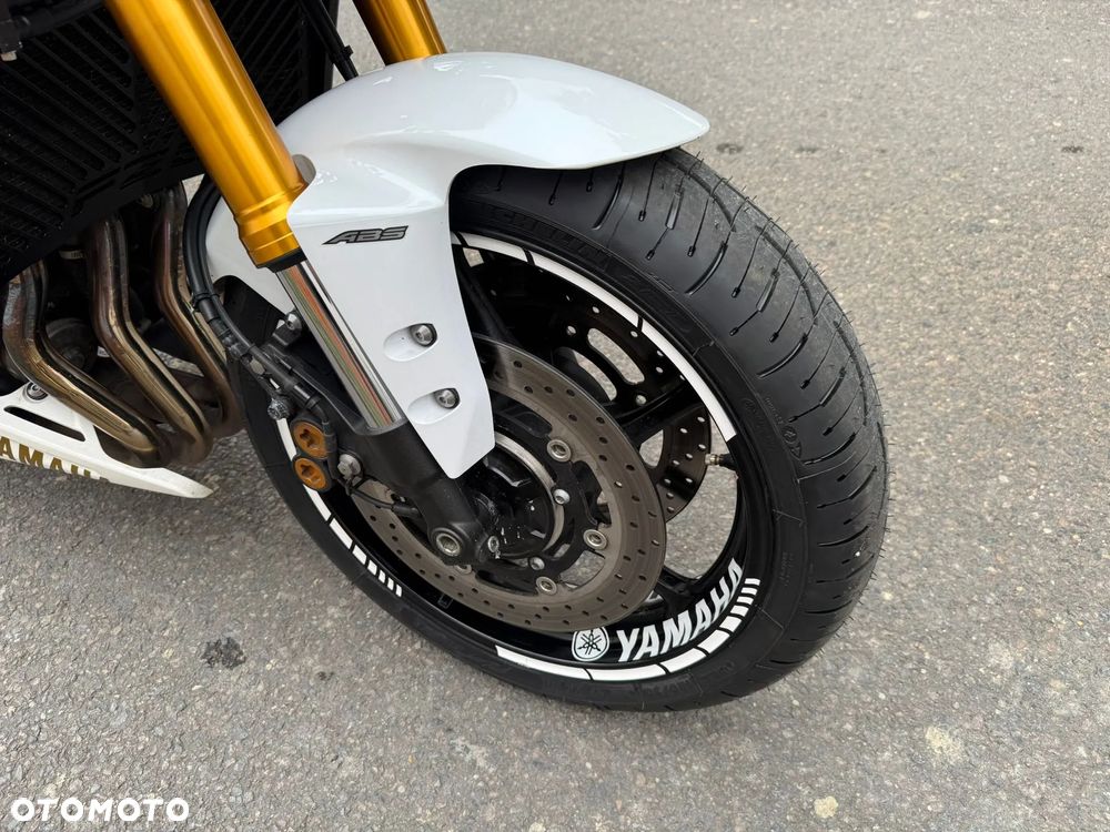 Yamaha FZ8 - 9