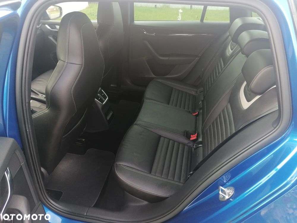Skoda Octavia 2.0 TDI (Green tec) DSG RS - 11