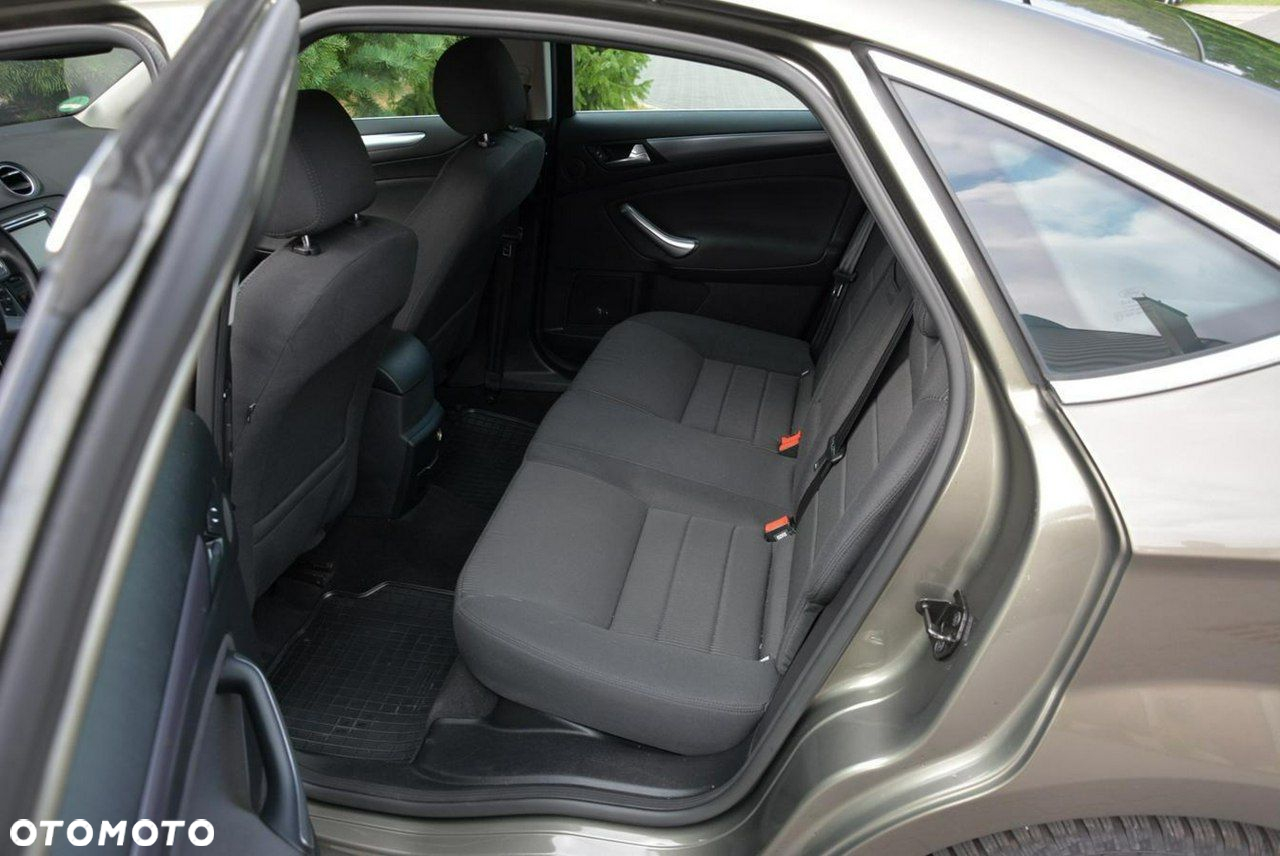 Ford Mondeo 2.0 EcoBoost Titanium - 16