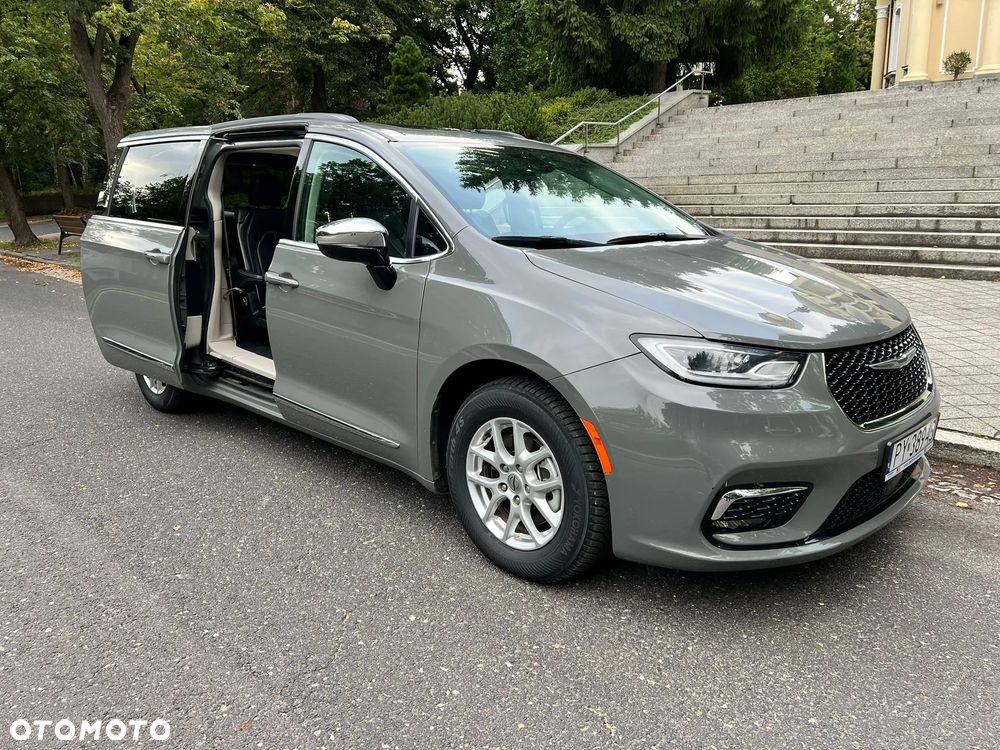 Chrysler Pacifica - 13