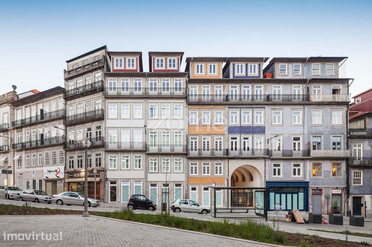APARTAMENTO T0 NO LARGO DOS LÓIOS - ALIADOS, PORTO - Grande imagem: 3/38