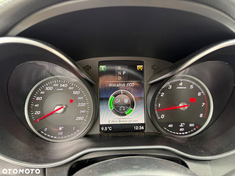 Mercedes-Benz Klasa C 200 4-Matic 9G-Tronic - 23