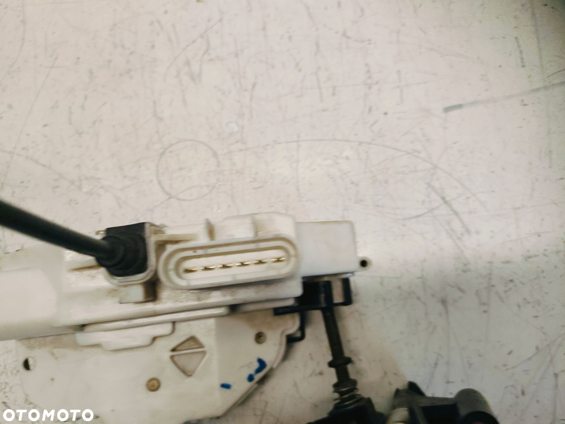 CITROEN C3 I 05- ZAMEK LEWY PRZÓD PRZEDNI 6-PIN 9646982980 - 6