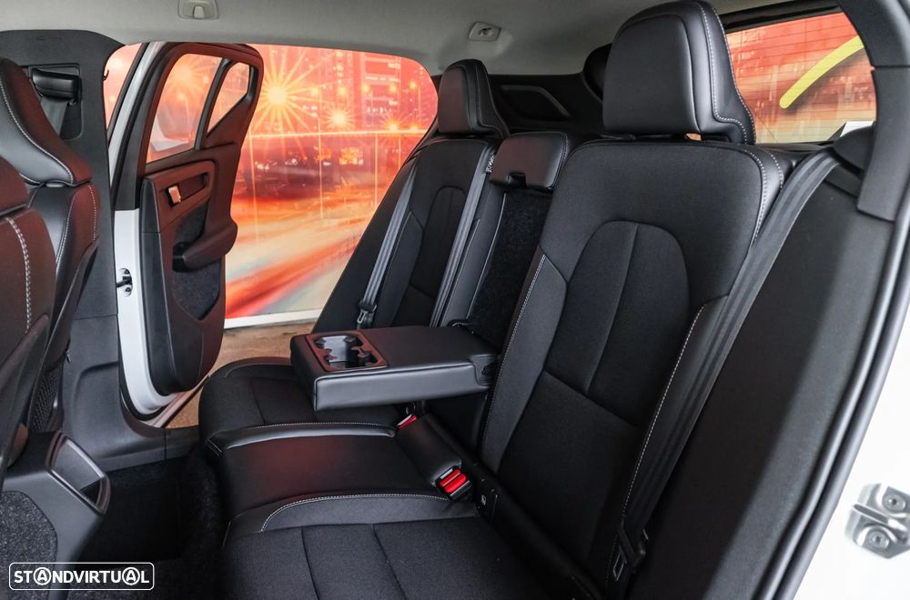 Volvo XC 40 2.0 D3 Momentum Plus Geartronic - 23