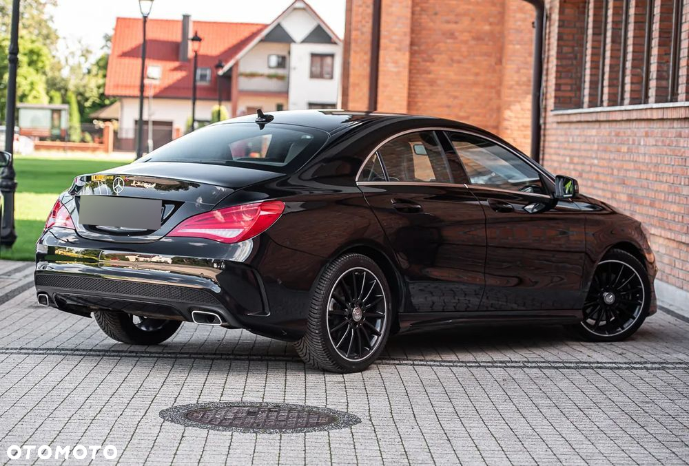 Mercedes-Benz CLA 220 d 7G-DCT AMG Line - 4