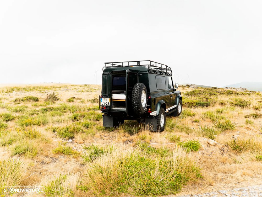Land Rover Defender - 14