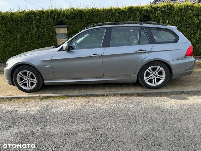 BMW Seria 3 318d - 1