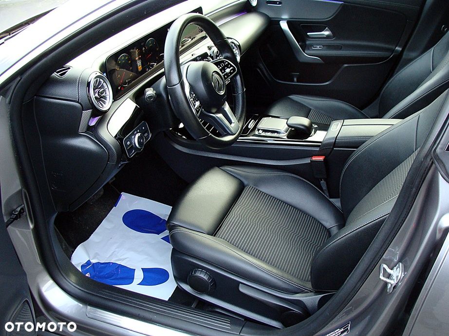 Mercedes-Benz CLA 200 d Progressive 8G-DCT - 18