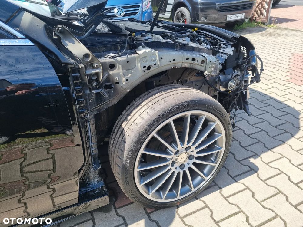 Mercedes-Benz CLA 220 4Matic 7G-DCT AMG Line - 15