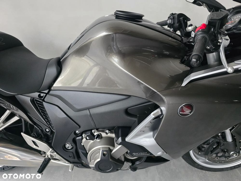 Honda VFR - 28