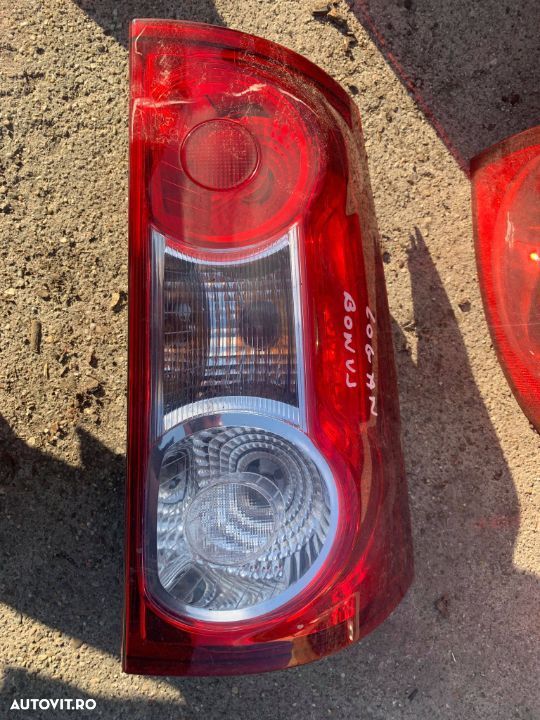 Vand stop dreapta Dacia Logan MCV, cod 8200864610, volan pe stanga - 1