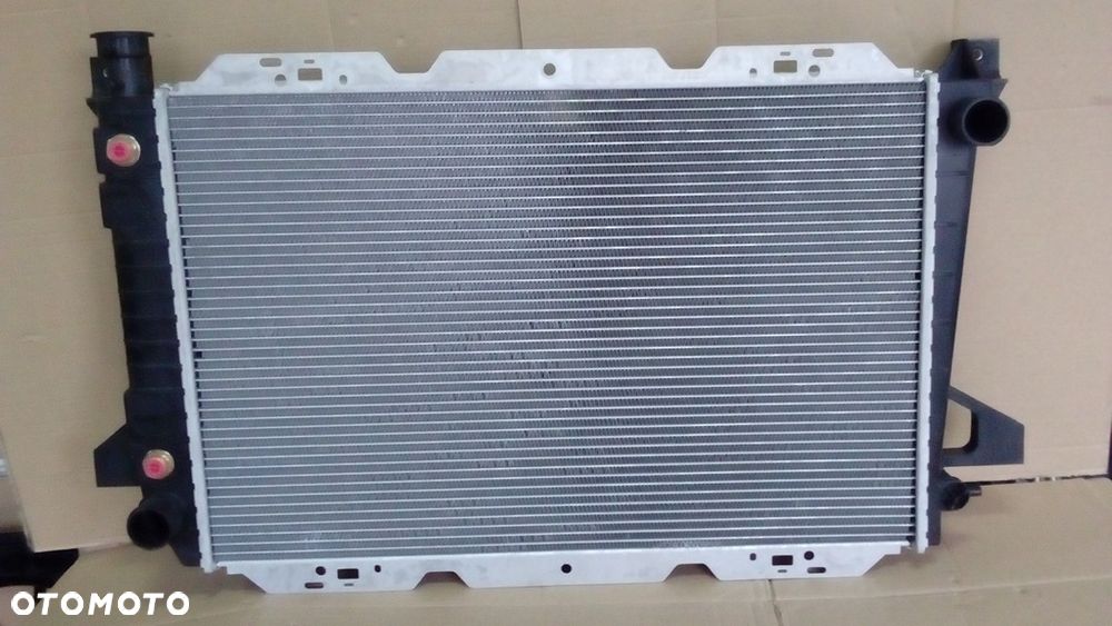 CHLODNICA FORD F-150 USA 5.0 302cu - 1