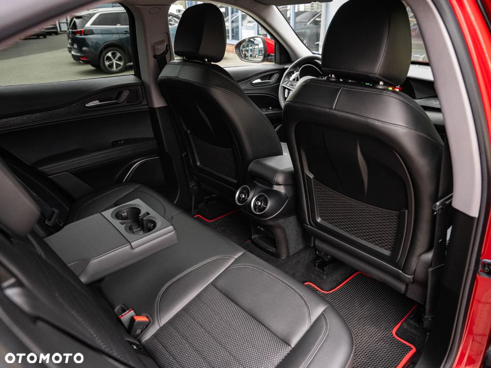 Alfa Romeo Stelvio 2.0 Turbo Sprint Q4 - 32