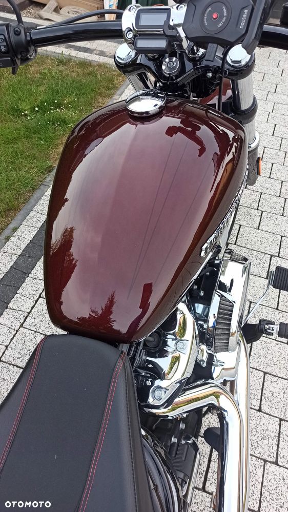 Harley-Davidson Softail Breakout - 3