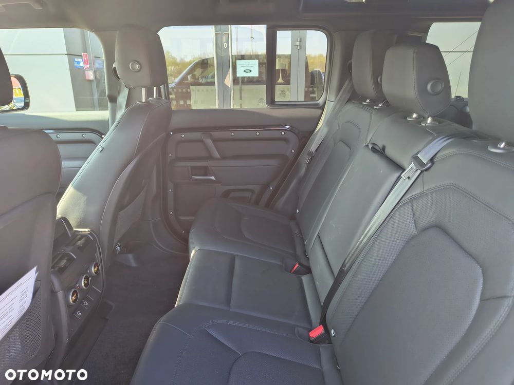 Land Rover Defender 3.0 D250 mHEV X-Dynamic SE - 17