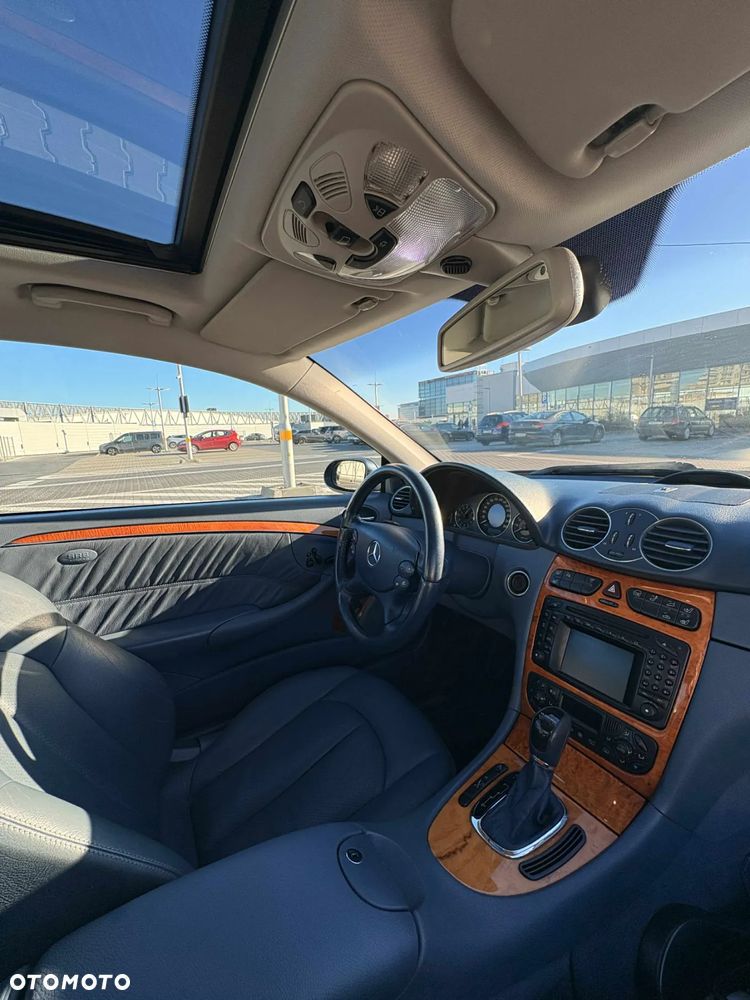 Mercedes-Benz CLK - 10