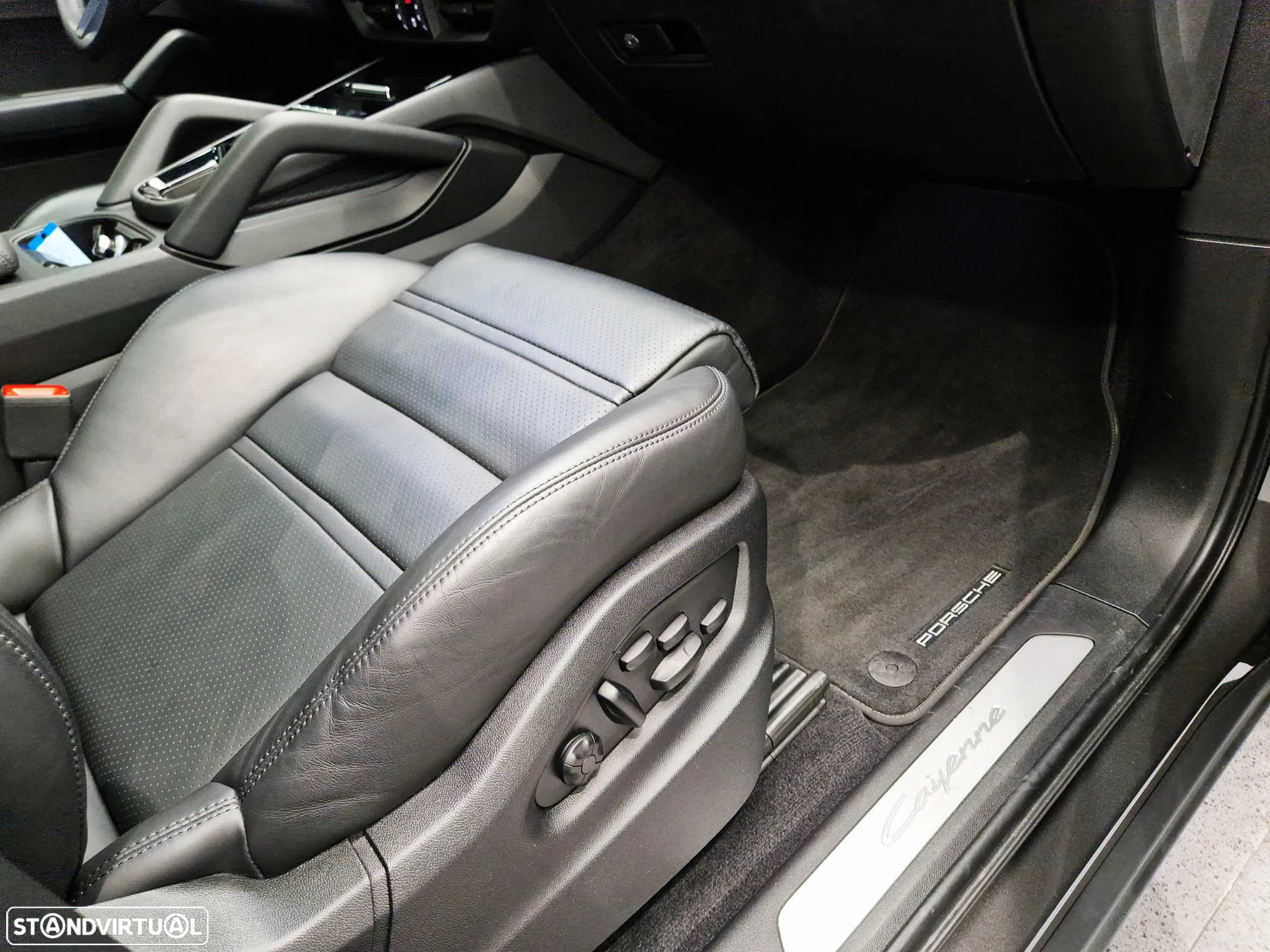Porsche Cayenne Coupé E-Hybrid - 32