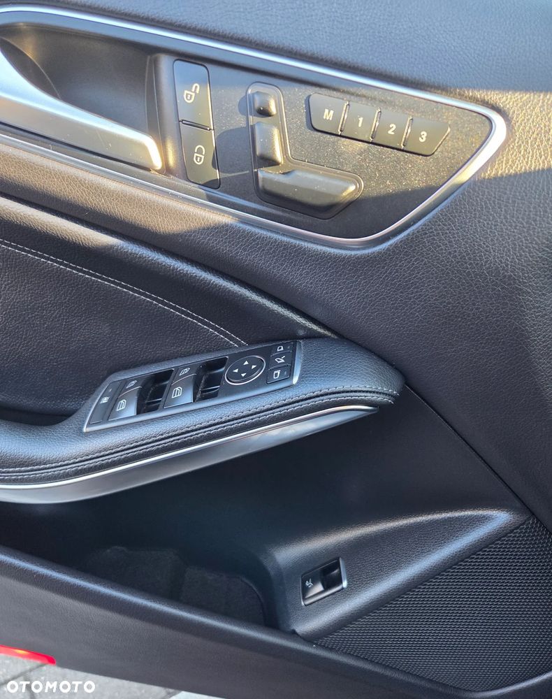 Mercedes-Benz GLA 220 d 4Matic 7G-DCT Style - 21