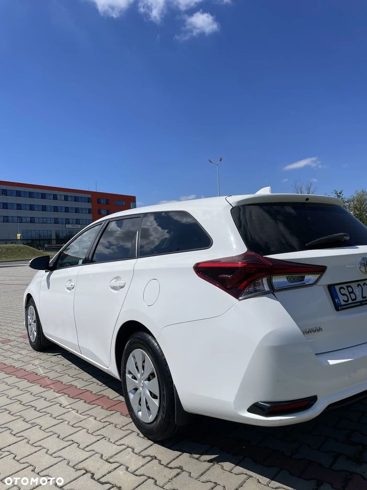 Toyota Auris 1.4 D-4D Comfort - 3