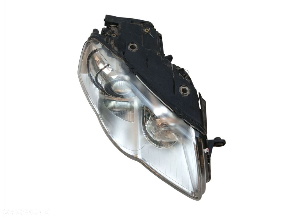 LAMPA PRAWY PRZÓD VOLKSWAGEN PASSAT B6 (2005-2010) 2.0 TDI 140KM - 3