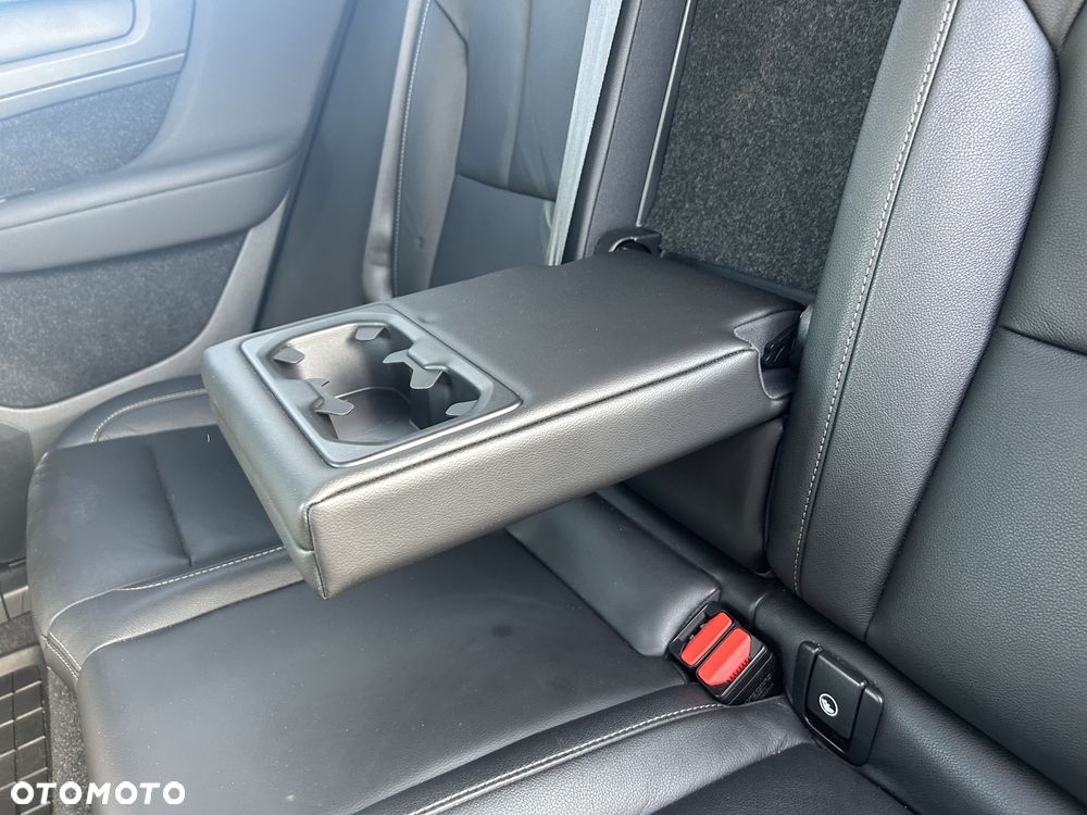 Volvo XC 40 T5 AWD Momentum - 25