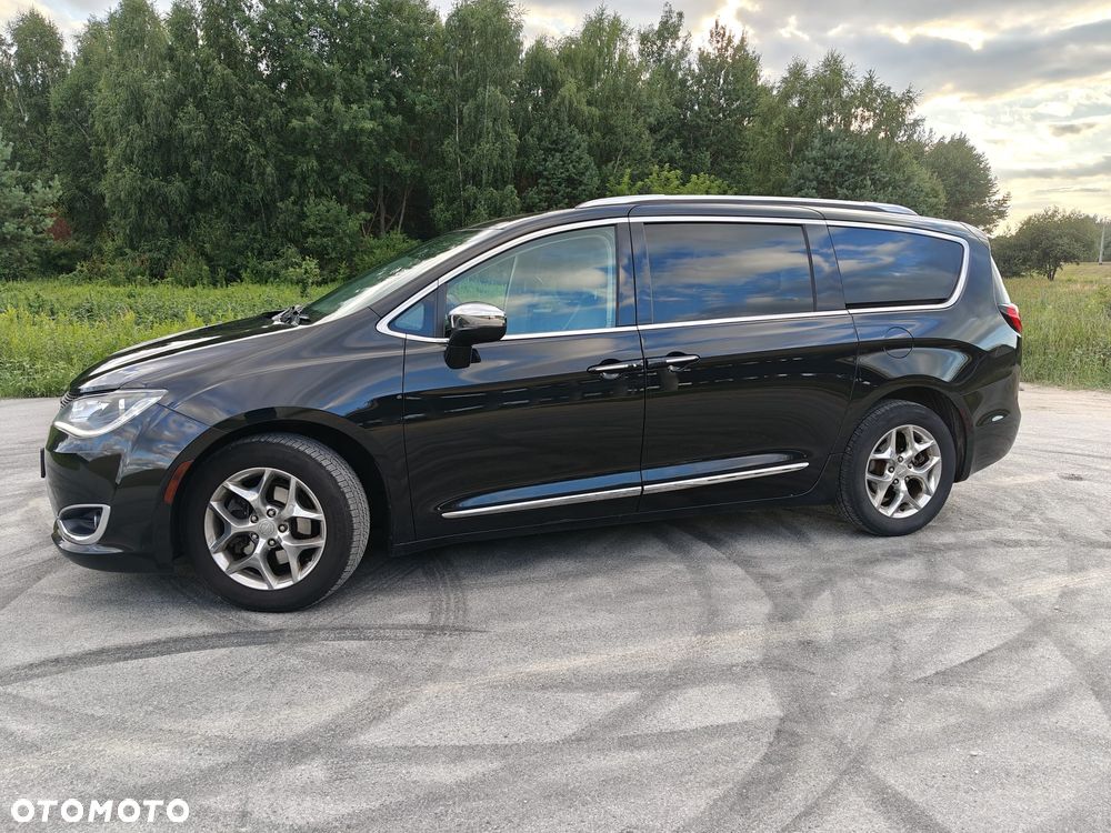 Chrysler Pacifica - 13