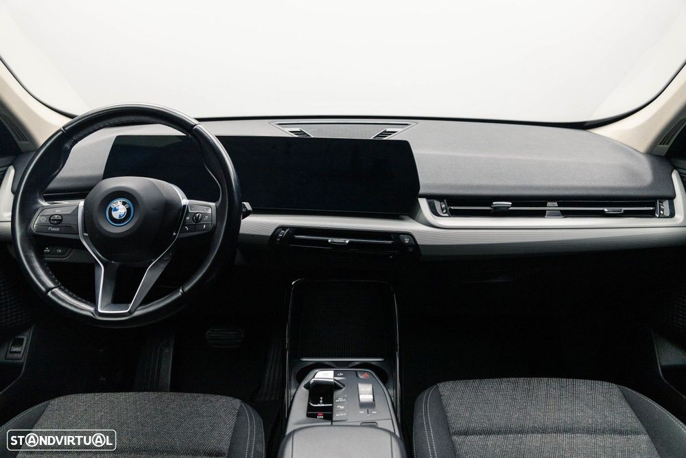 BMW iX1 xDrive30 - 13