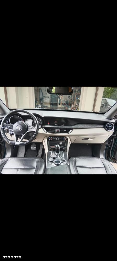 Alfa Romeo Stelvio - 5