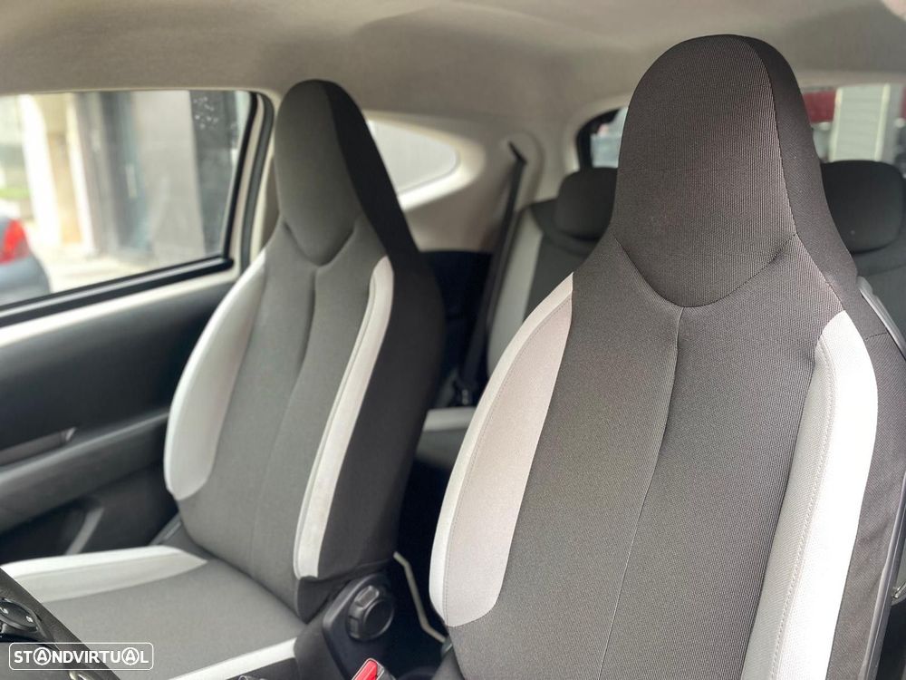 Toyota Aygo 1.0 X-Play - 14