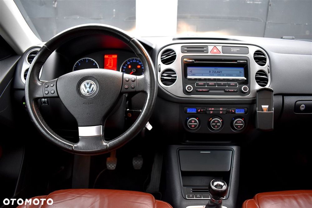 Volkswagen Tiguan 2.0 TDI DPF 4Motion Sport & Style - 23