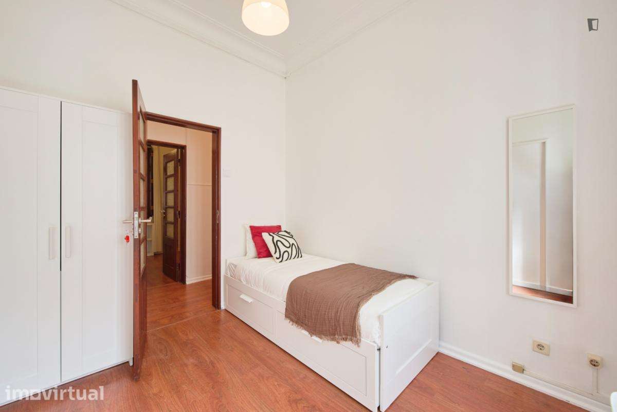 Quarto - localizado em Estrela Lisbon - Grande imagem: 4/40