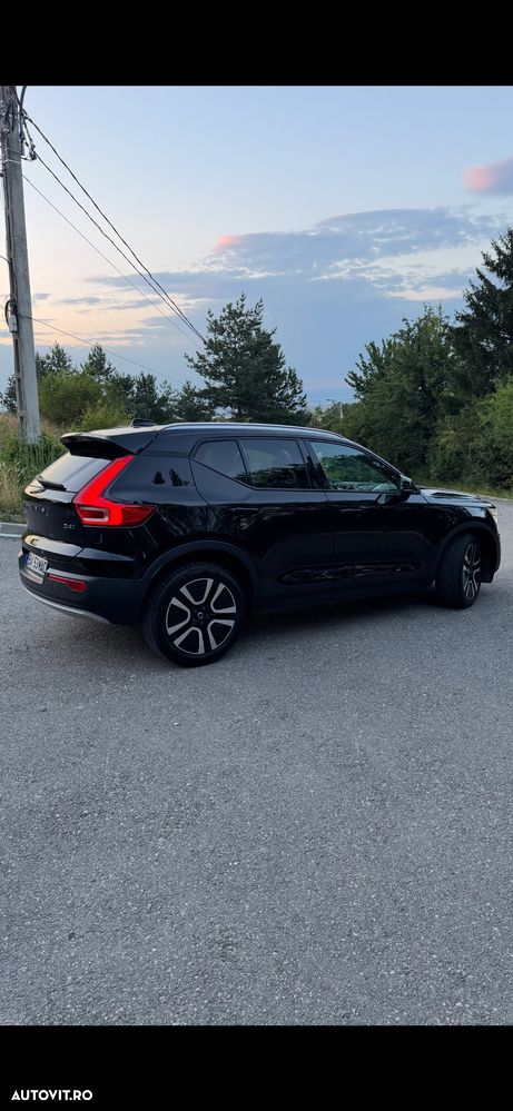 Volvo XC 40 D4 AWD Geartronic Momentum - 4