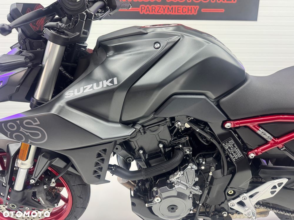 Suzuki GSX - 31