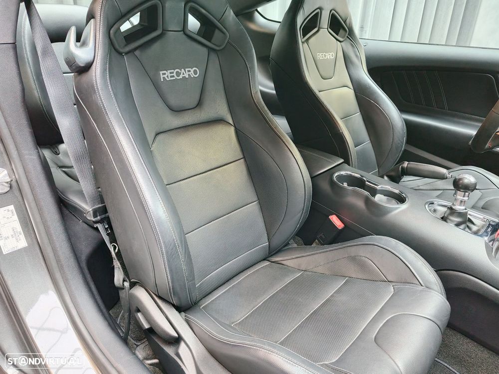 Ford Mustang 2.3i EcoBoost - 11