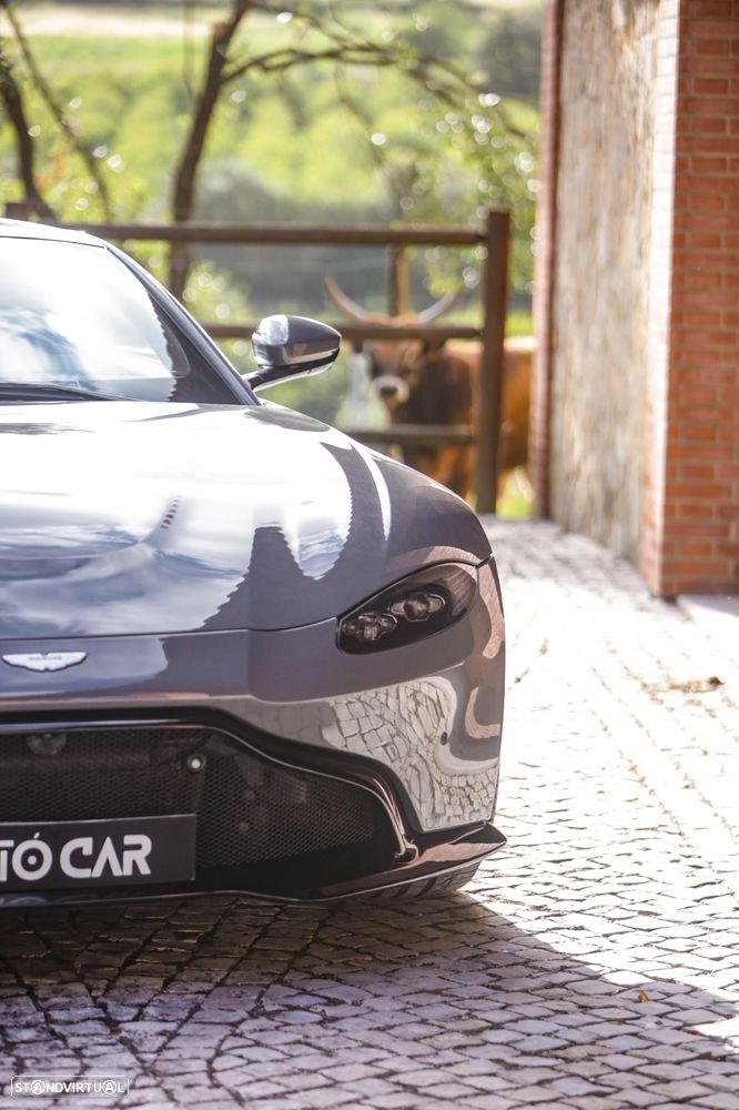 Aston Martin Vantage Coupe 4.0 Twin-Turbo V8 - 13