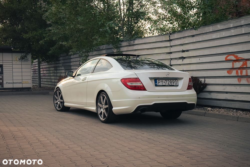Mercedes-Benz Klasa C 250 CGI BlueEff - 5