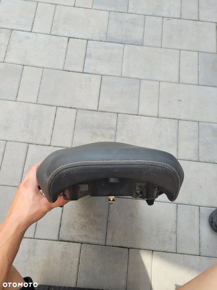 Kanapa, fotel, siedzenie Moto Guzzi Breva 750 - 11