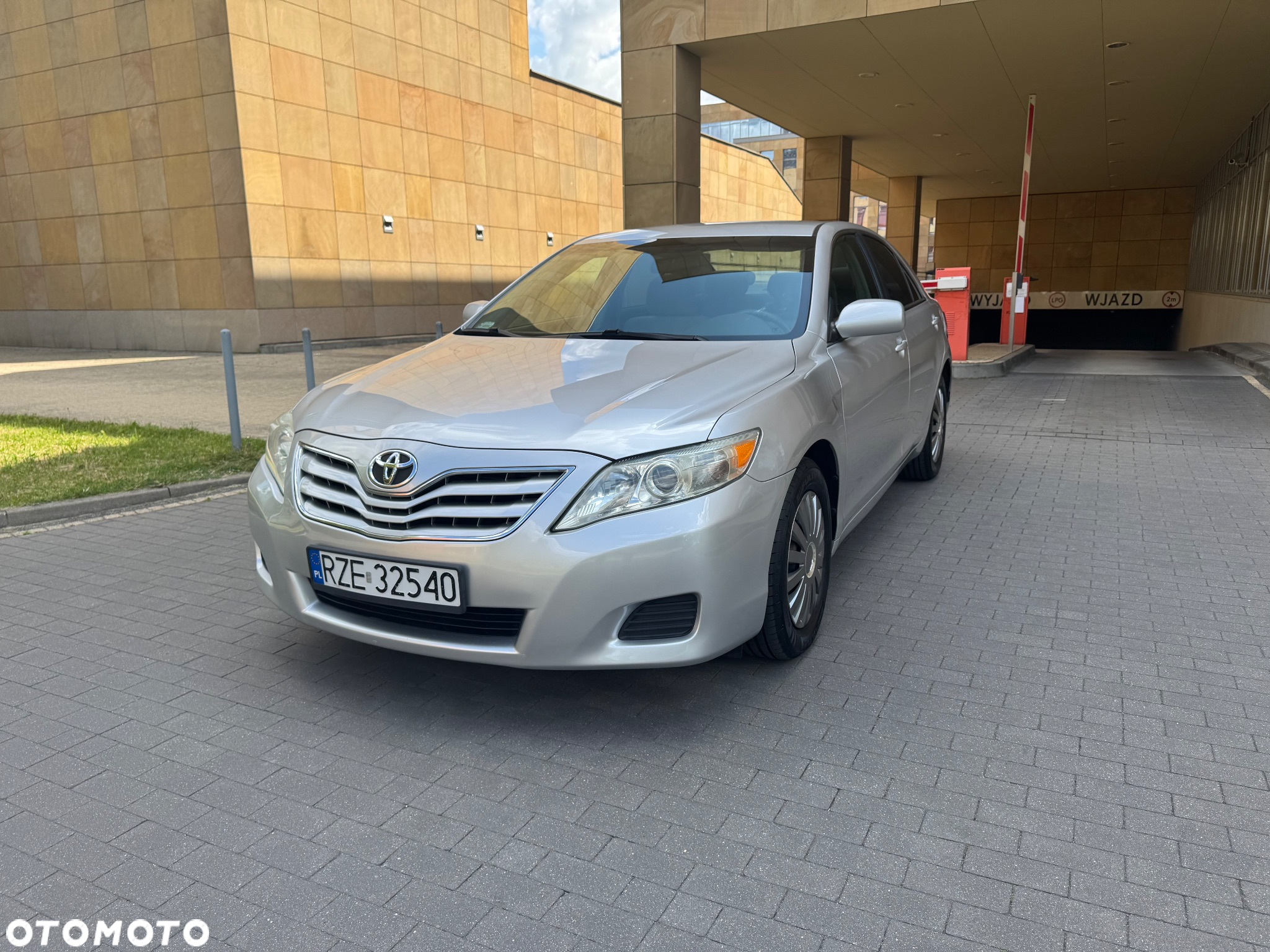 Toyota Camry 2.5 SE - 2