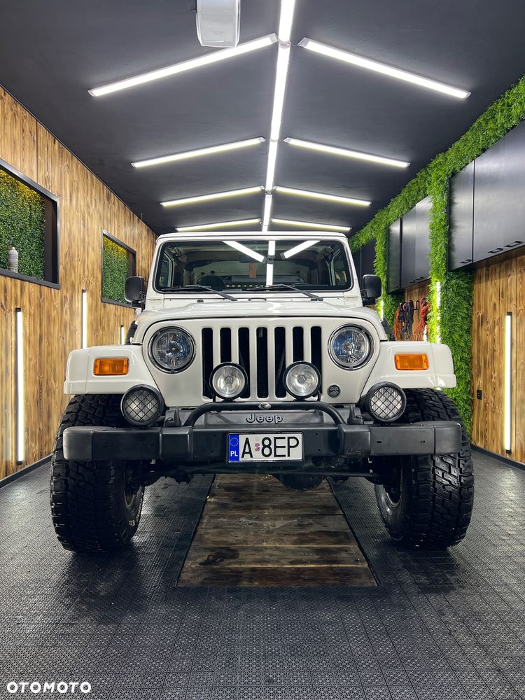 Jeep Wrangler - 1