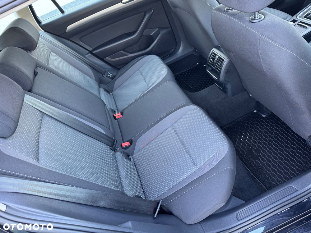 Volkswagen Passat Variant 2.0 TDI SCR DSG Elegance - 25